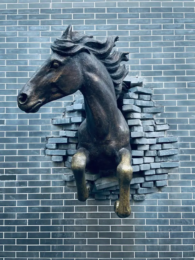Metalli hevonen Kiinalainen eläinradan: Ominaisuudet, värit, persoonallisuus, haasteet, salainen tarve, neuvosto, johtopäätös